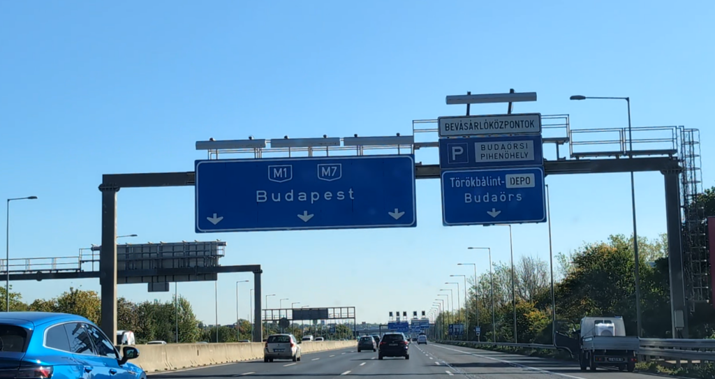 En Hongrie, toutes les autoroutes mènent à Bucarest.